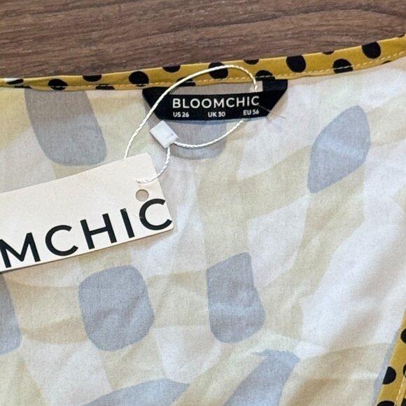 BloomChic Yellow Geometric Wrap Print Midi Dress Womens Size 26 Short Sleeve NWT - Picture 4 of 6